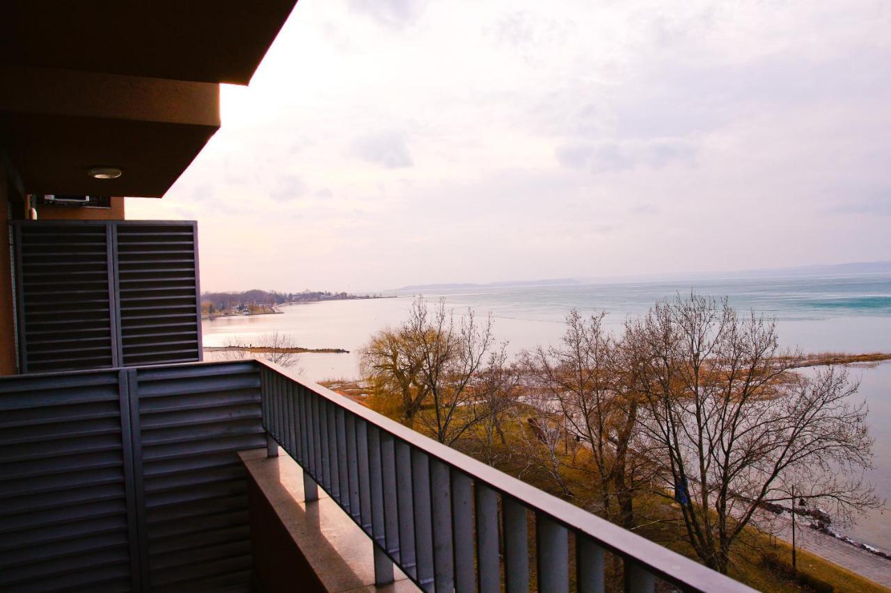 Club 218 Wellness Luxus Apartman Siófok Buitenkant foto