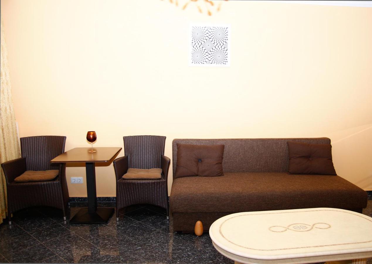 Club 218 Wellness Luxus Apartman Siófok Buitenkant foto